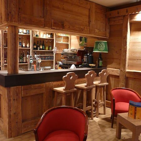 Logis Le Pont De Champ Hotel Beaucroissant Ngoại thất bức ảnh