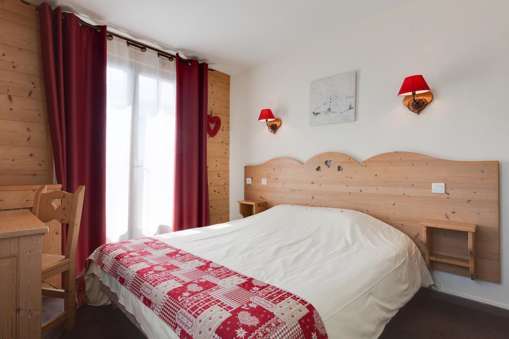 Logis Le Pont De Champ Hotel Beaucroissant Ngoại thất bức ảnh
