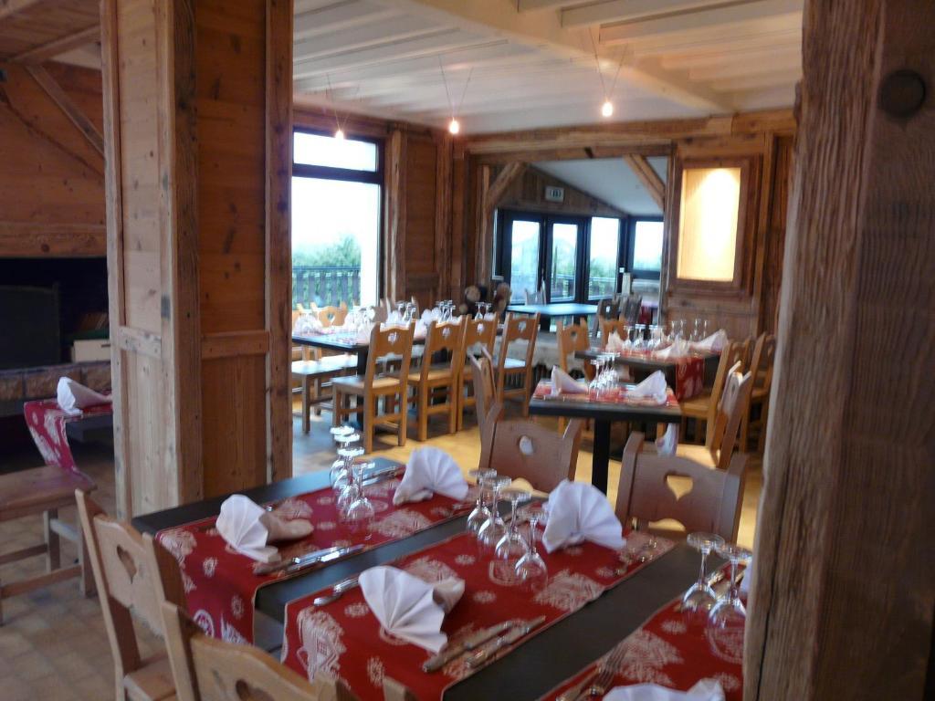 Logis Le Pont De Champ Hotel Beaucroissant Ngoại thất bức ảnh