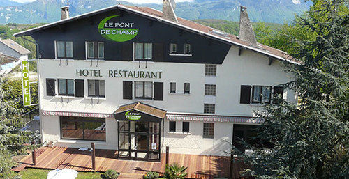 Logis Le Pont De Champ Hotel Beaucroissant Ngoại thất bức ảnh